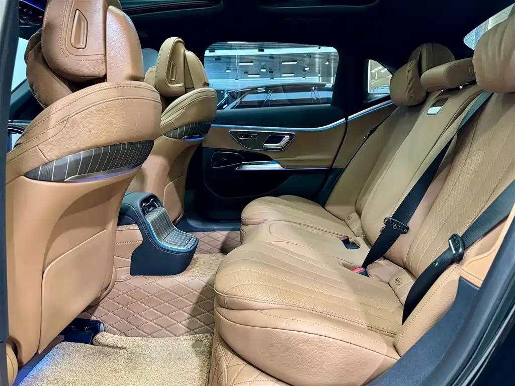 Mercedes-Benz E-Class New Energy 2024 E 350 e L Plug-in Hybrid Sedan фото 20
