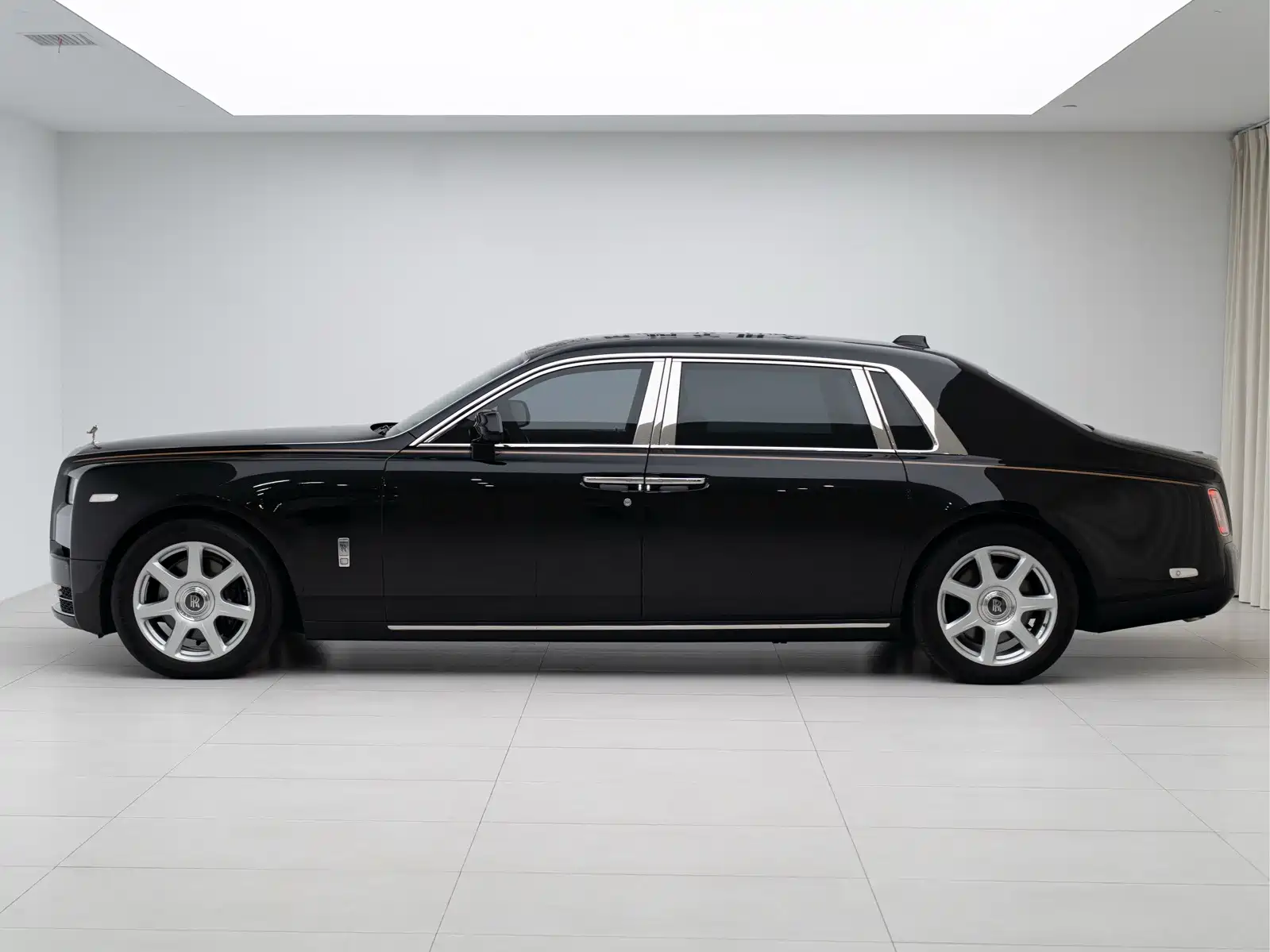 Фото 3 - Rolls-Royce Phantom