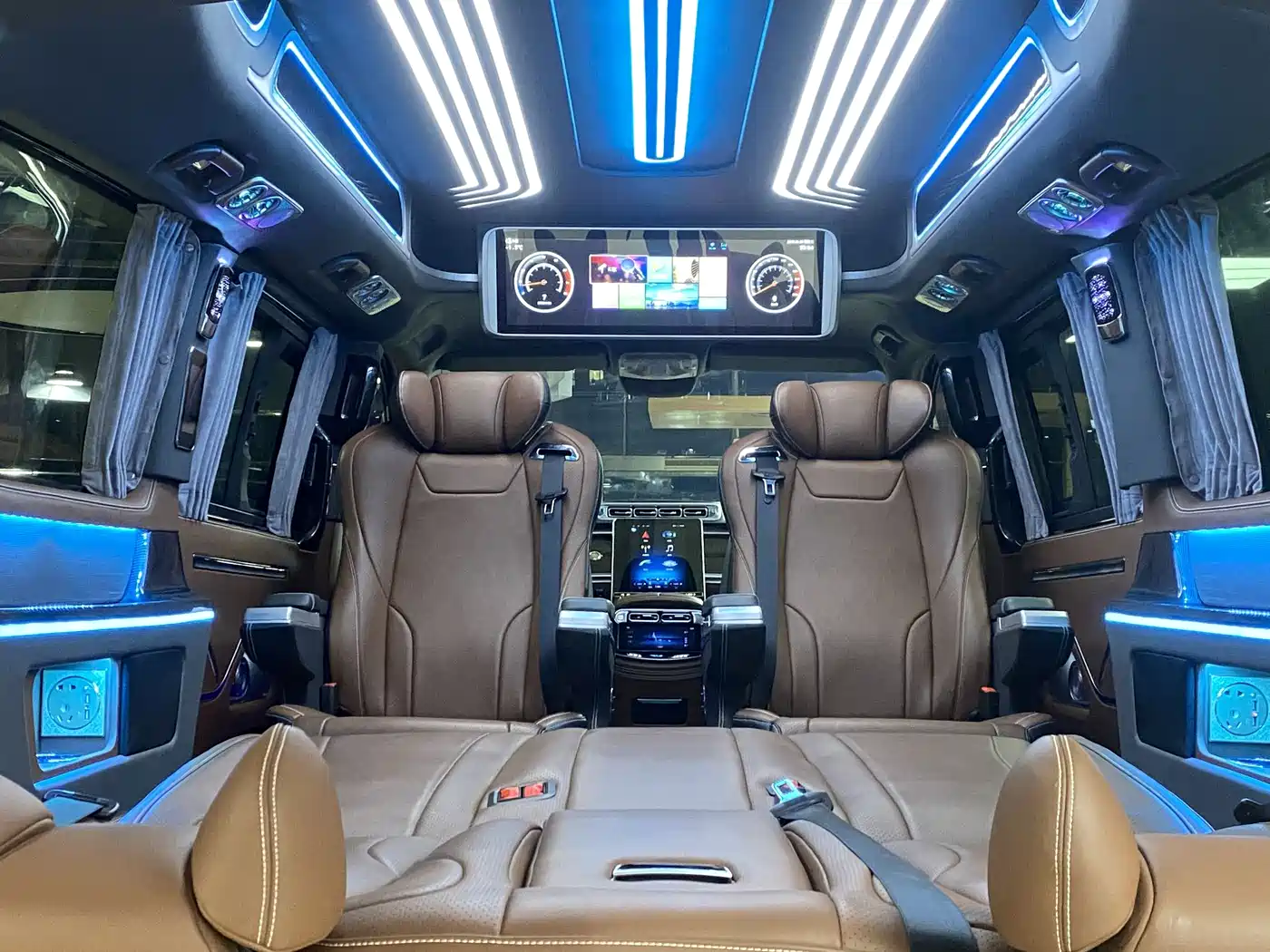Mercedes-Benz Vito 2023 2.0T Business 7-Seater фото 13