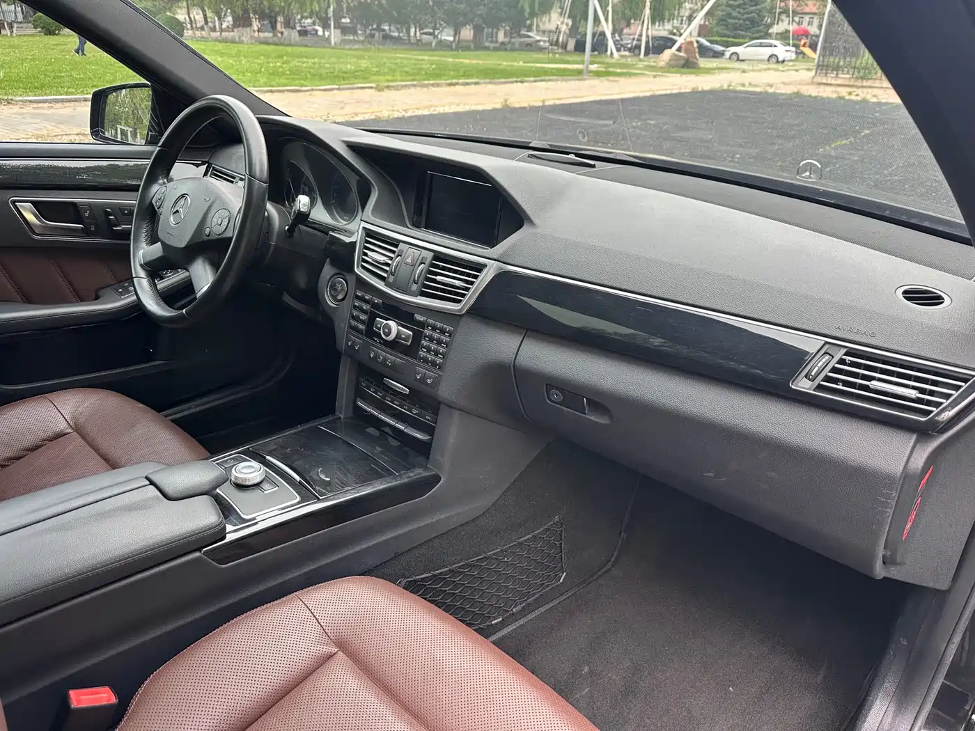 Mercedes-Benz E-Class 2012 E 300 L Fashion фото 18