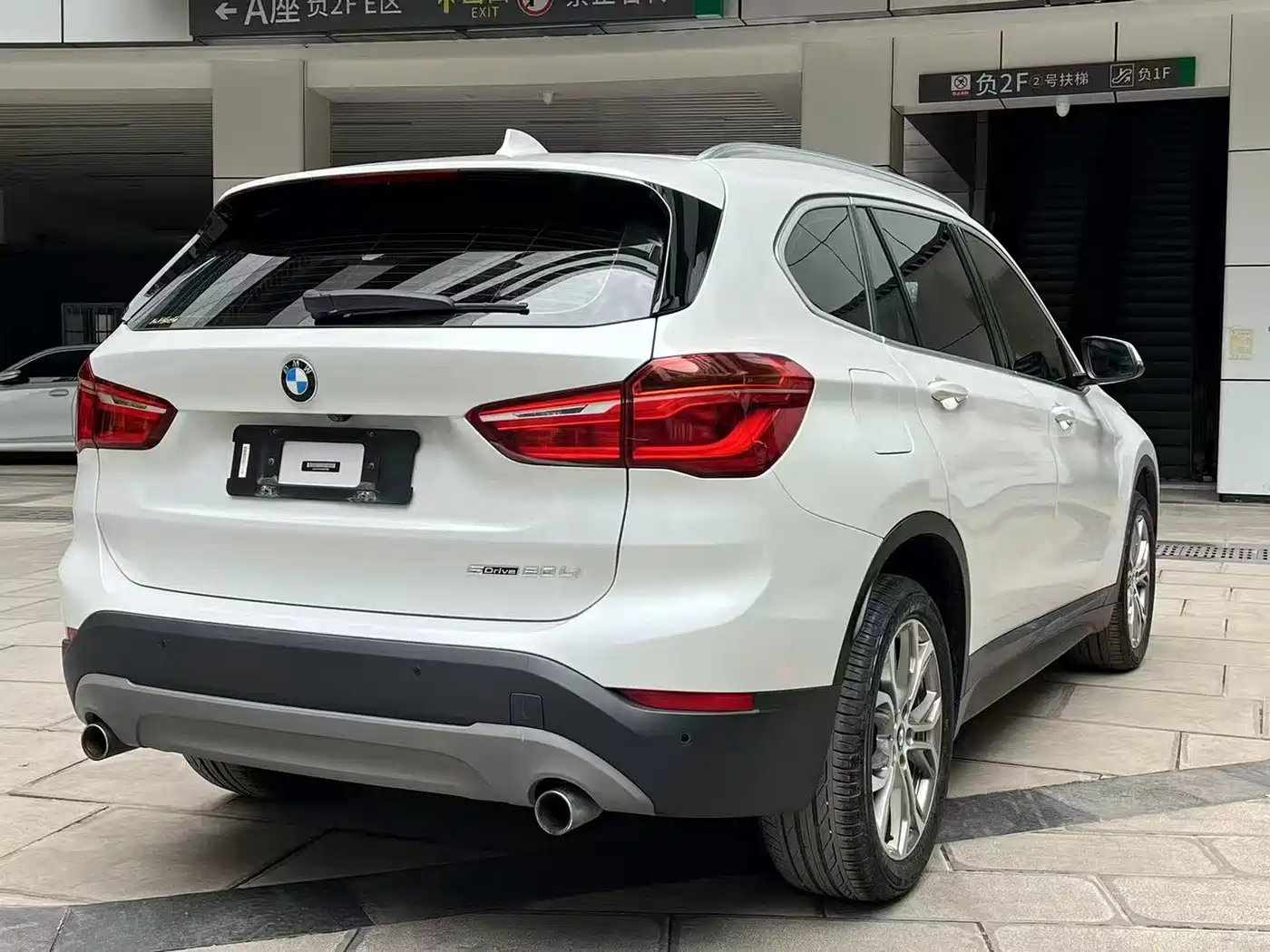 BMW X1 2018 sDrive20Li Leading Model фото 7