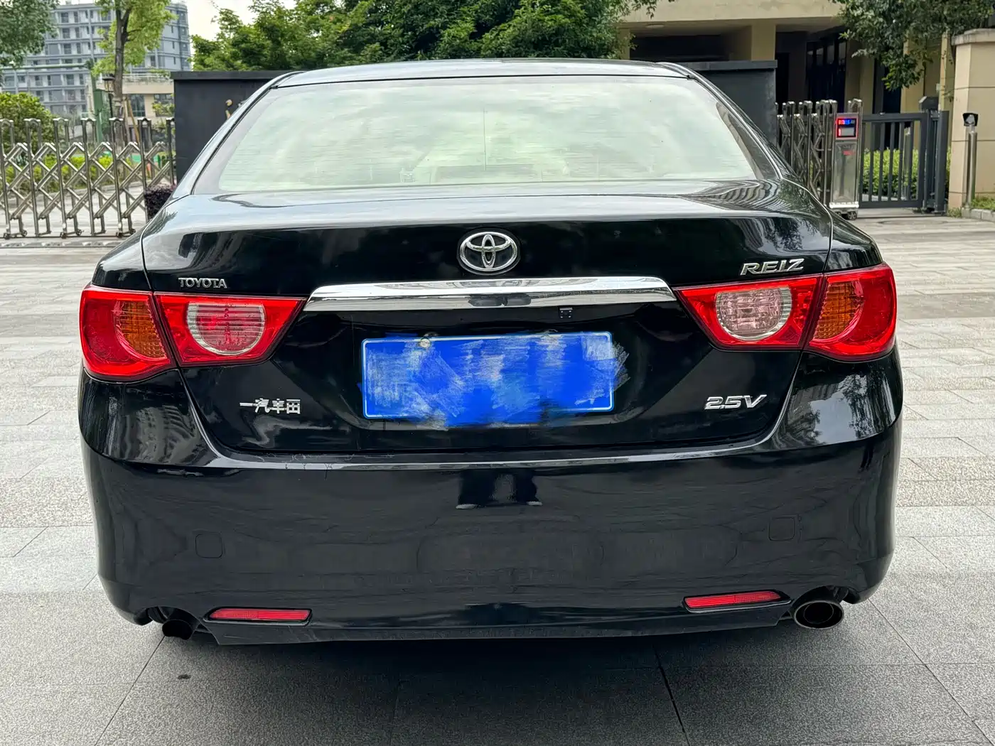 Toyota Reiz 2010 2.5V Style Elite Edition фото 6