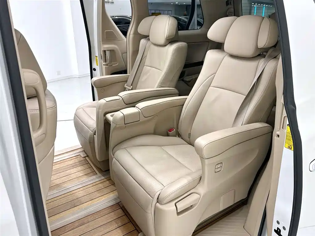 Toyota Alphard 2012 3.5L Luxury Edition фото 11