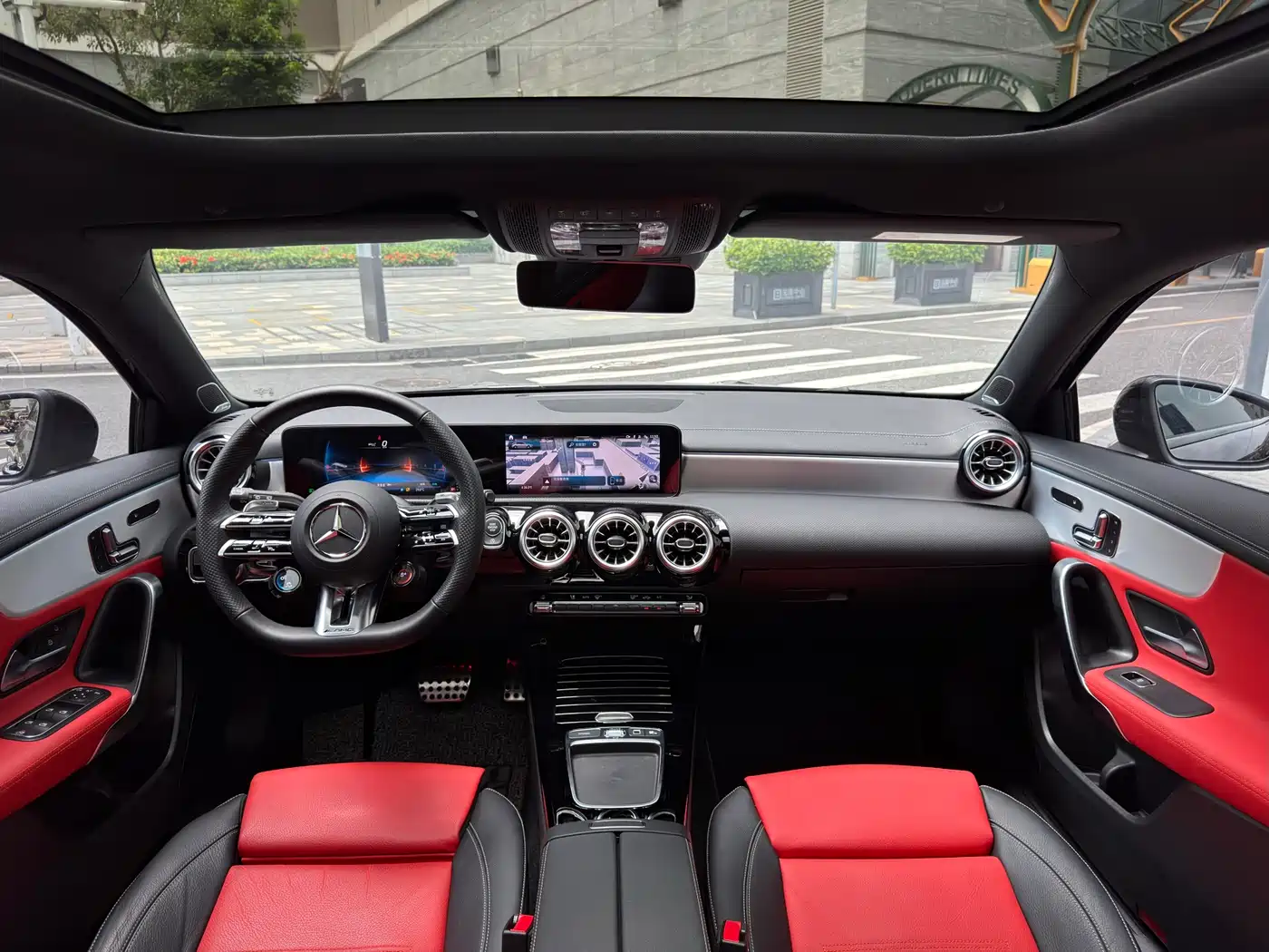 Mercedes-Benz A-Class AMG (Import) 2024 Facelift AMG A 35 4MATIC фото 9