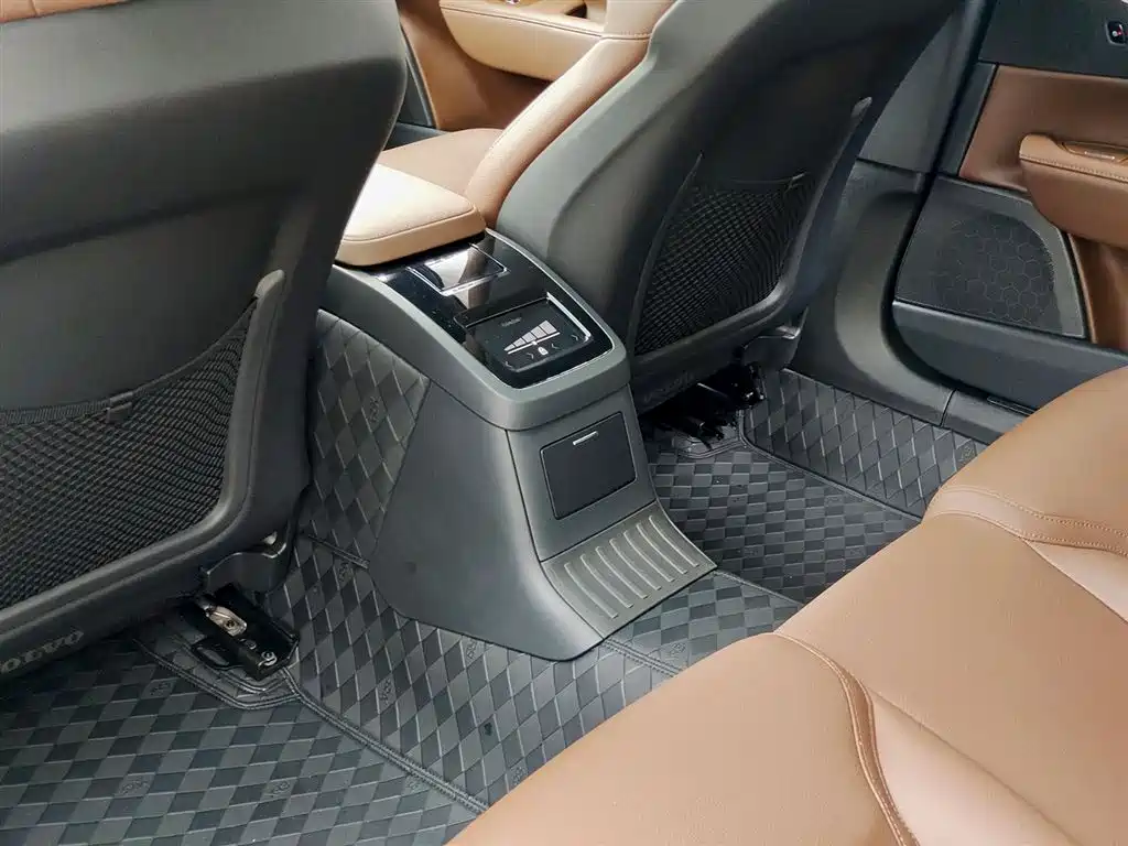 VOLVO S90 PLUG-IN HYBRID