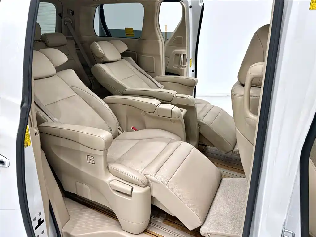 Toyota Alphard 2012 3.5L Luxury Edition фото 12