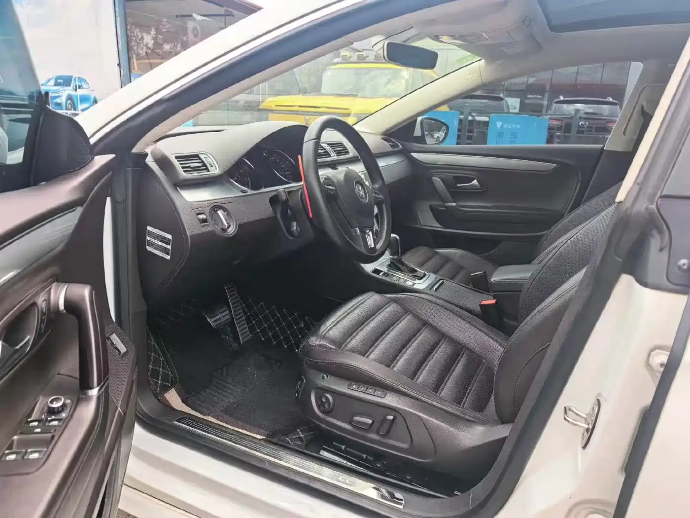 Volkswagen FAW-Volkswagen CC 2016 Model 1.8TSI Luxury фото 5
