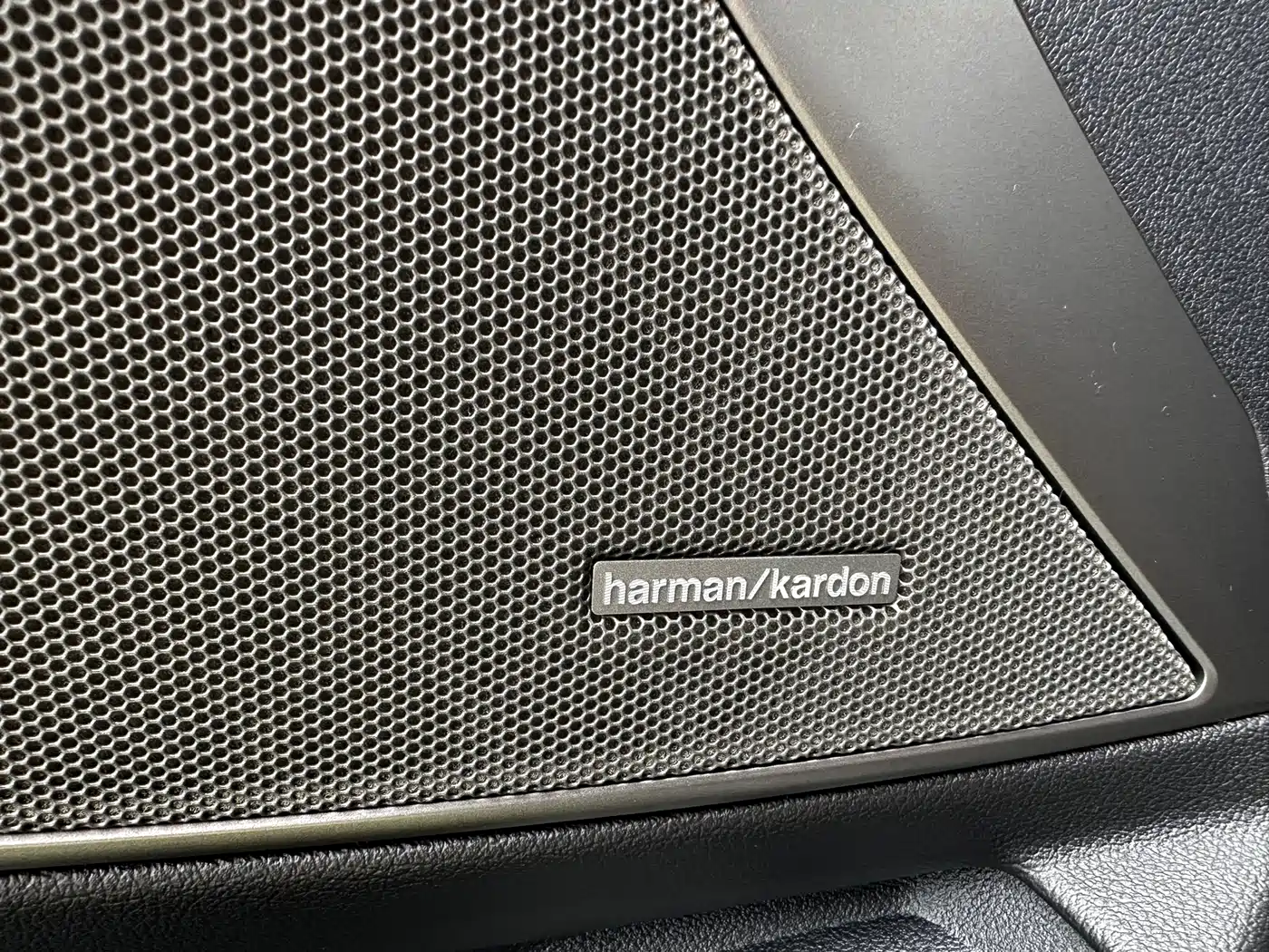 BMW 3 Series 2022 325Li M Sport Shadow Edition фото 13