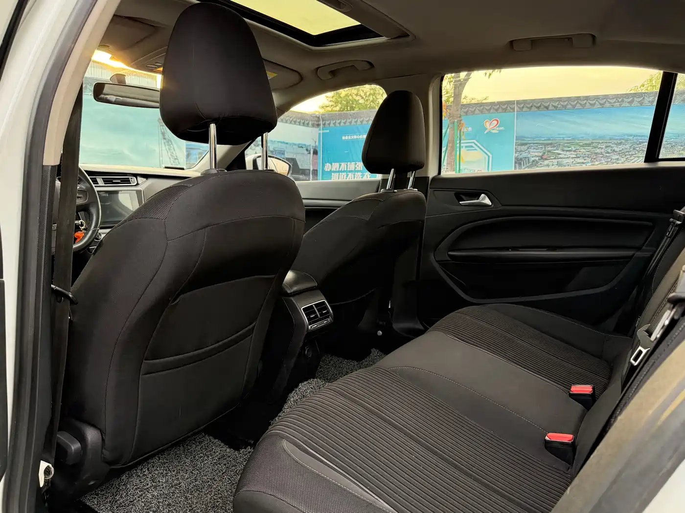 Peugeot 408 2014 1.8L Automatic Luxury Edition фото 10