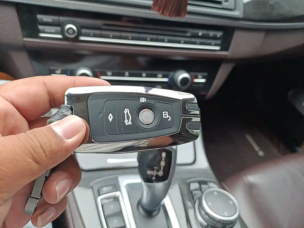 BMW 5 Series 2014 525Li Luxury Design Package фото 12