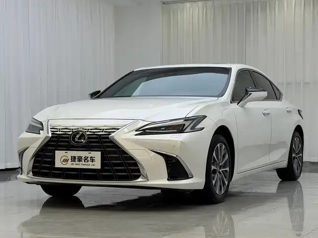 Lexus ES 200, Премиум