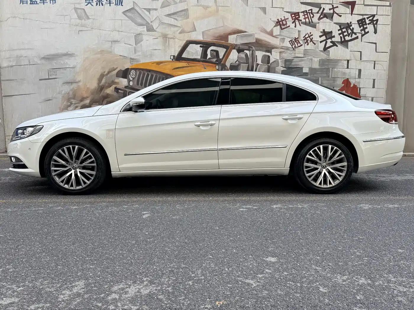 Volkswagen FAW-Volkswagen CC 2016 Model 1.8TSI Luxury фото 3