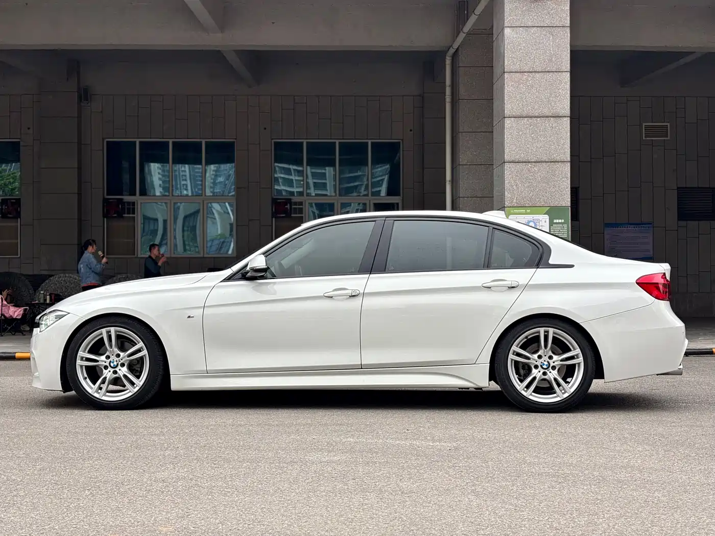 BMW 3 Series 2018 320Li Leading M Sport Package фото 7
