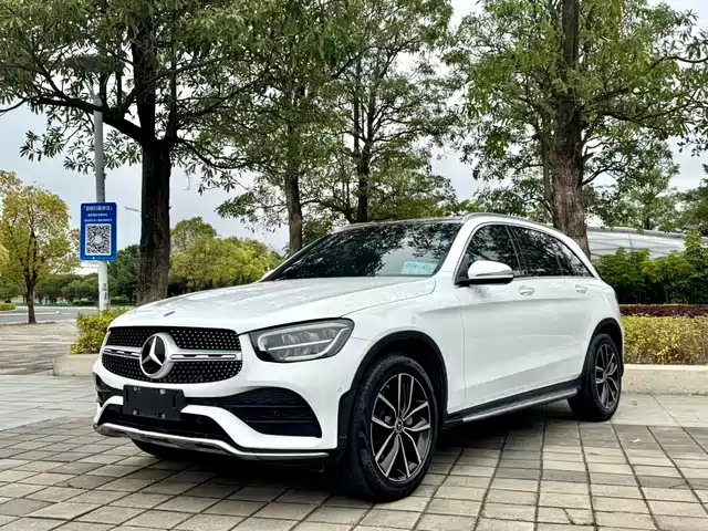 MERCEDES-BENZ GLC
