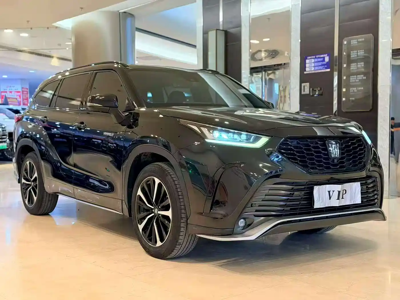 Toyota Crown Kluger 2021 2.5L HEV 4WD Premium фото 3