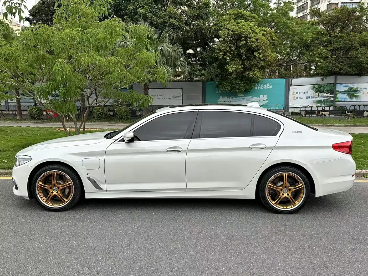 BMW 5 SERIES NEW ENERGY