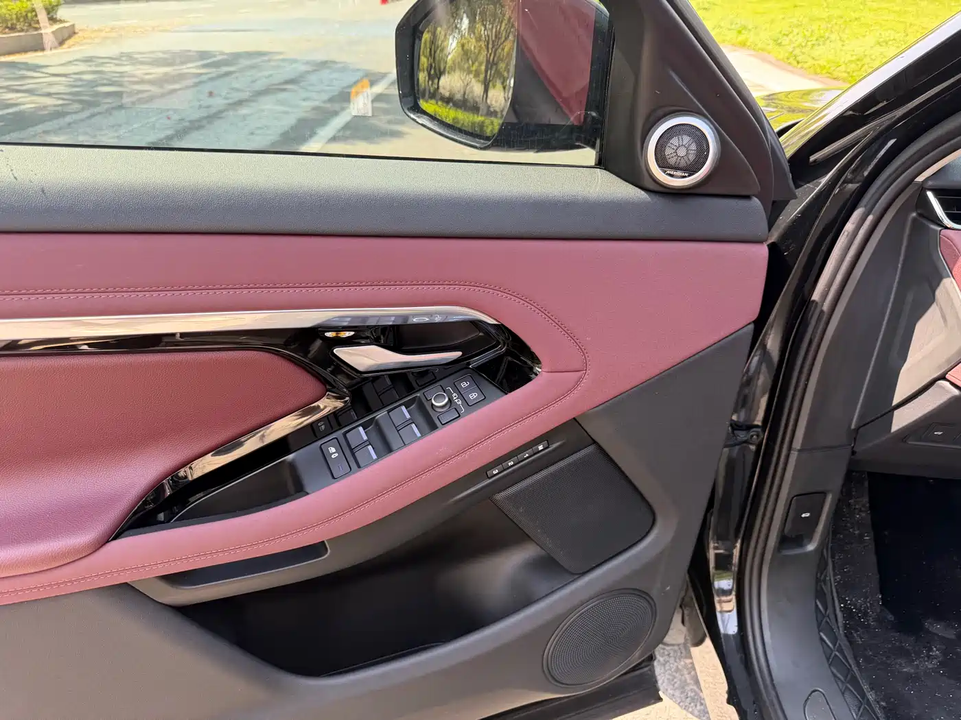 Land Rover Range Rover Evoque 2023 Range Rover Evoque L 249PS Luxury Edition фото 6