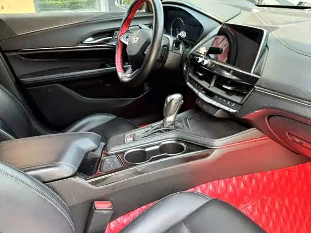 CADILLAC CT4