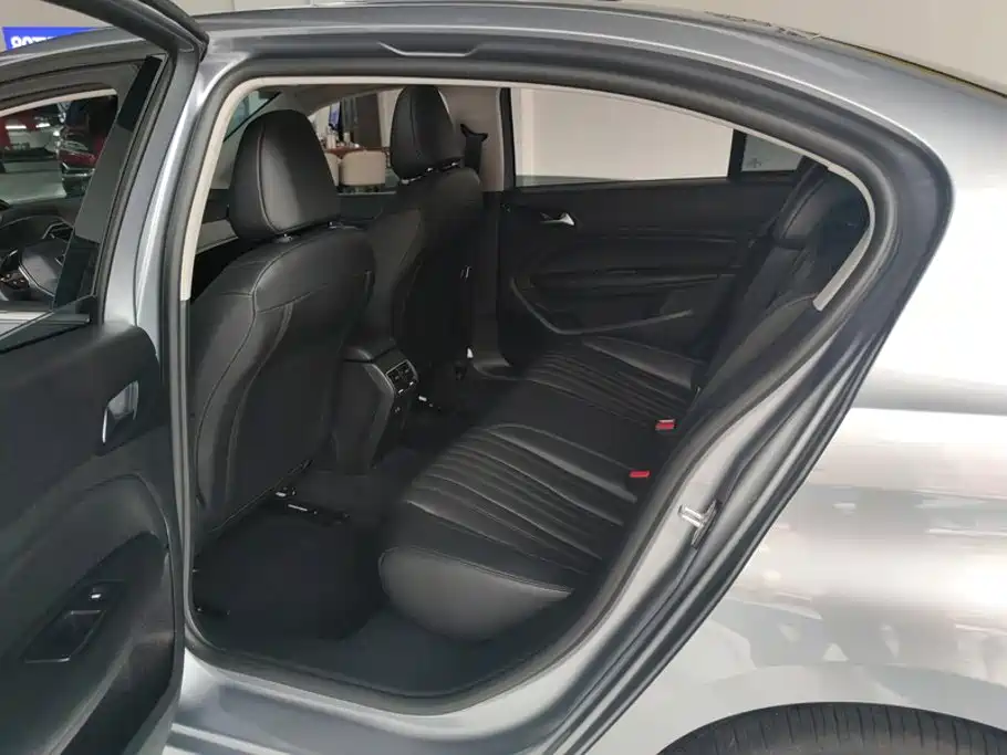 Peugeot 408 2025 2024 360THP Dá Dá Edition Latour