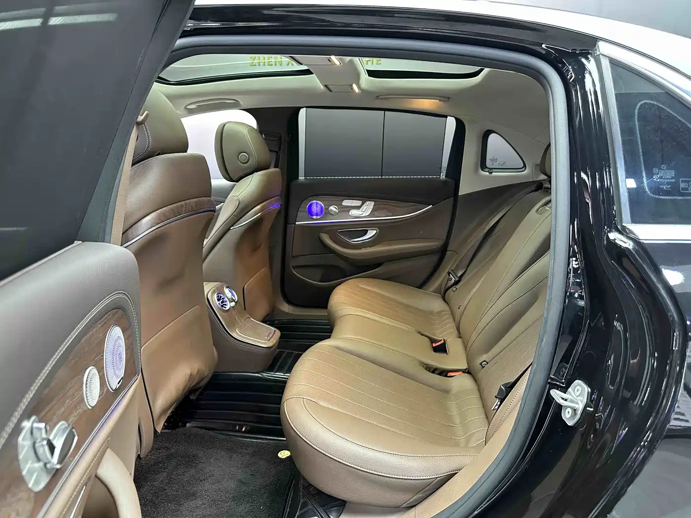 Mercedes-Benz E-Class 2023 E 300 L Luxury фото 9