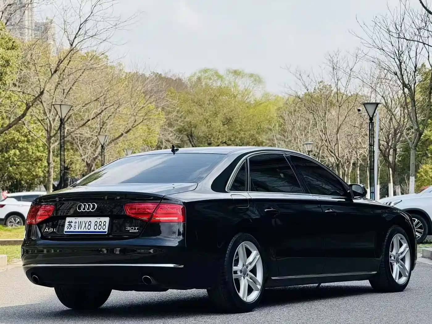 Фото 6 - Audi A8
