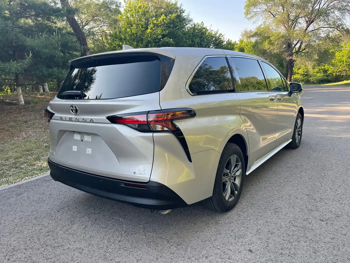 Toyota Sienna 2026 Model 2.5L Hybrid 2WD Comfort Edition фото 16