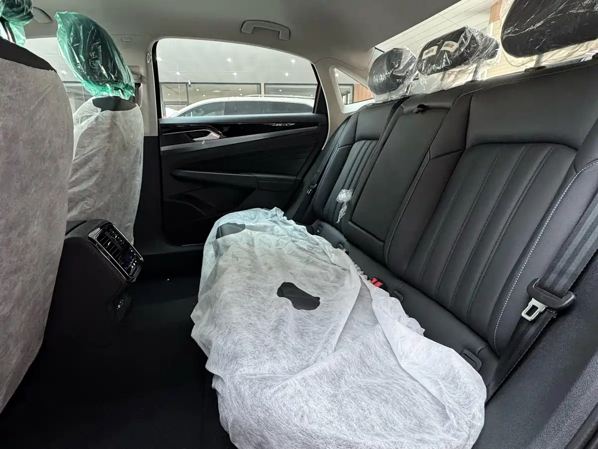 VOLKSWAGEN PASSAT NEW ENERGY