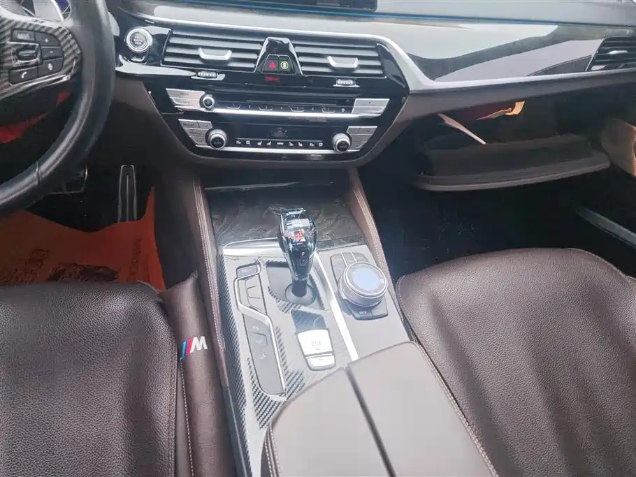 BMW 6 Series GT 2019 630i M Sport Grand Tourer Edition фото 16