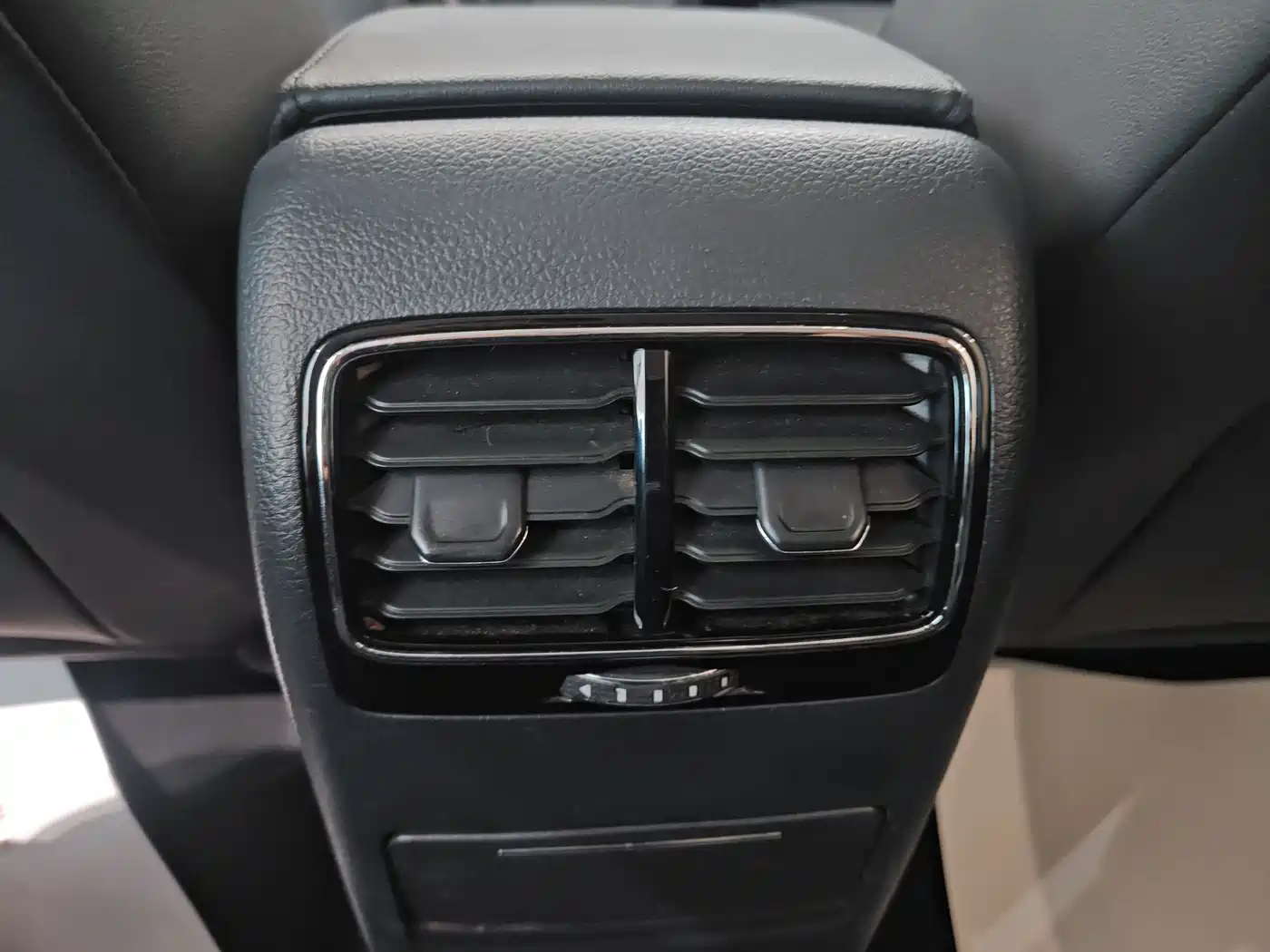 Volkswagen Sagitar 2017 230TSI Automatic Comfort фото 15