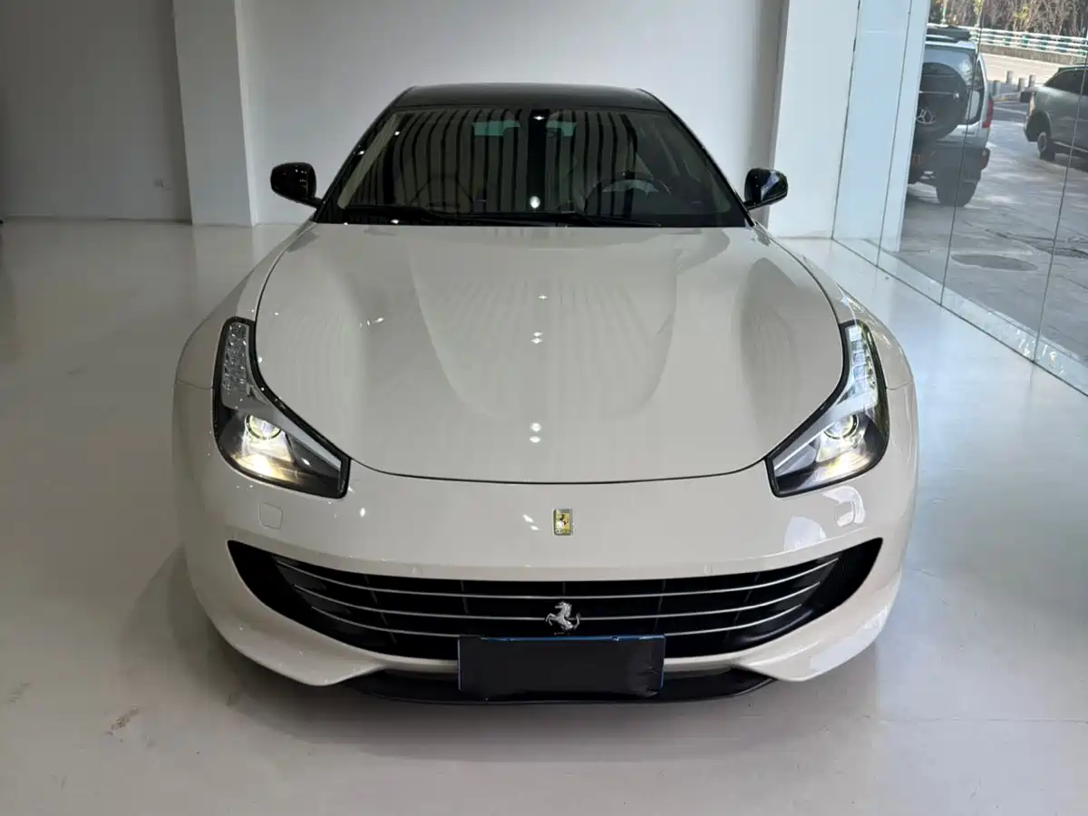 Ferrari GTC4Lusso 2016 6.3L V12 фото 2