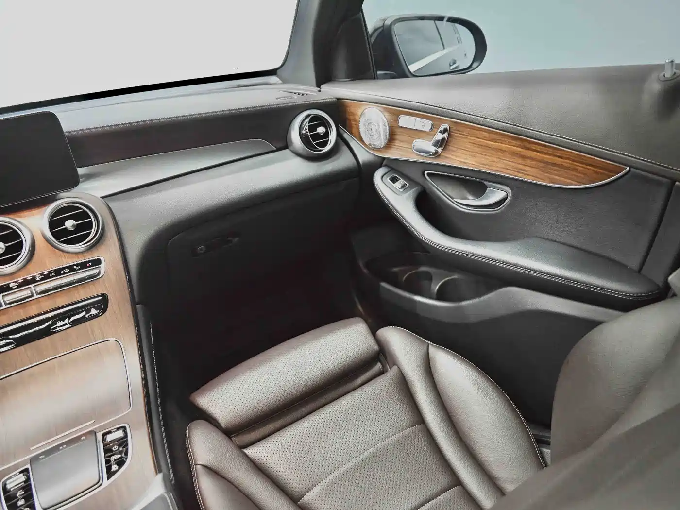 Mercedes-Benz GLC 2021 GLC 300 L 4MATIC Sporty фото 17