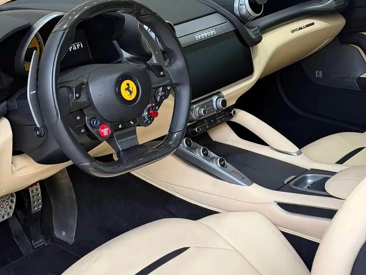 Ferrari GTC4Lusso 2016 6.3L V12 фото 7