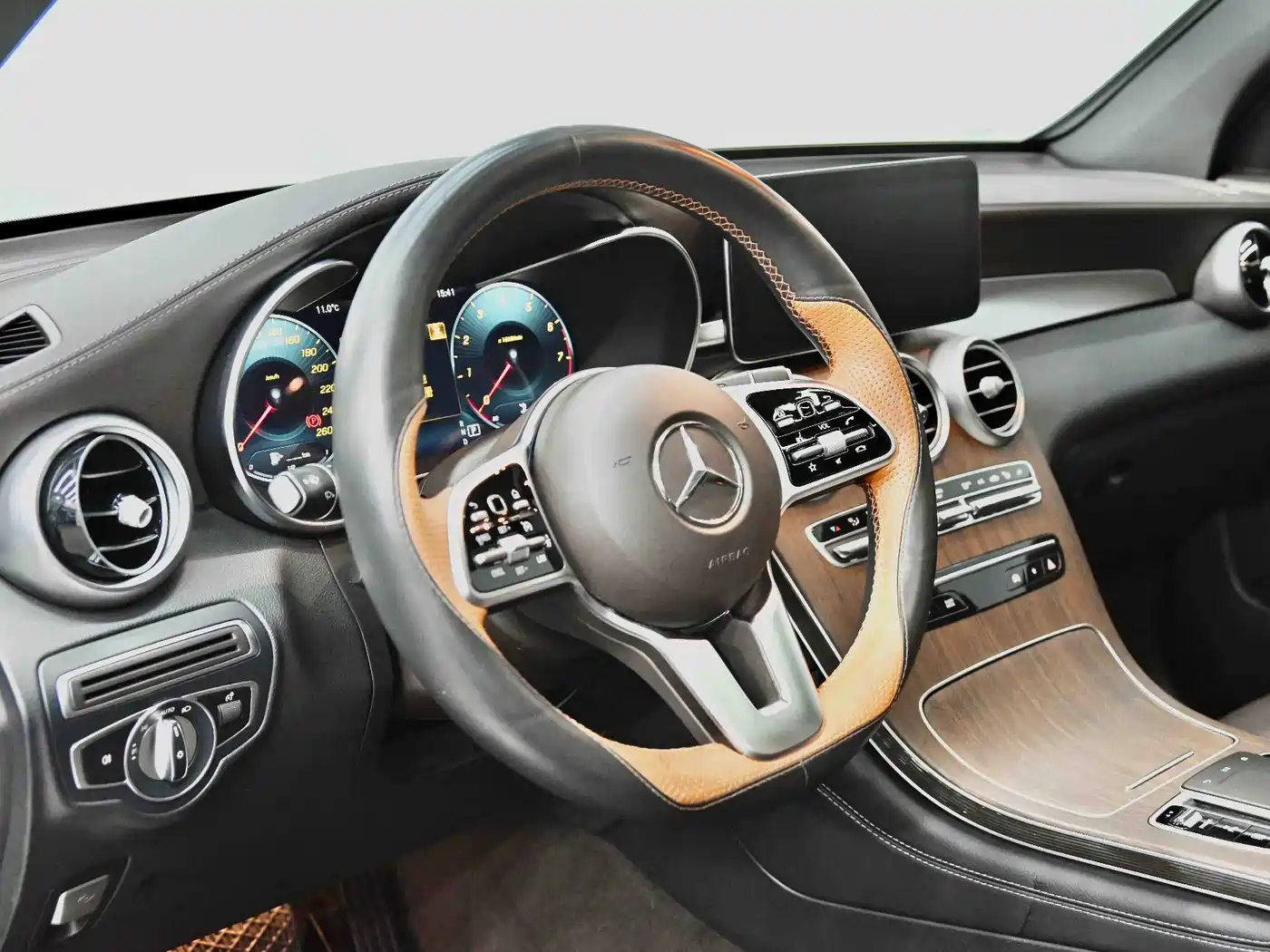 Mercedes-Benz GLC 2021 GLC 300 L 4MATIC Sporty фото 23