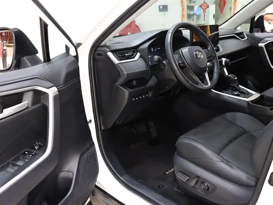 Toyota Wildlander 2023 Hybrid 2.5L E-CVT AWD Premium Edition фото 9