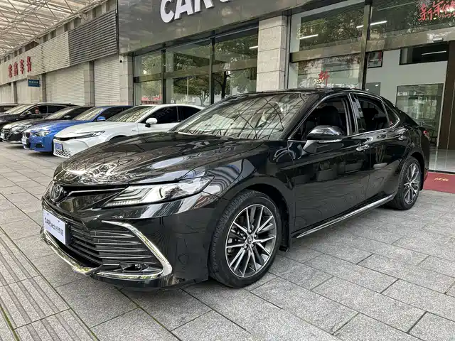 TOYOTA CAMRY