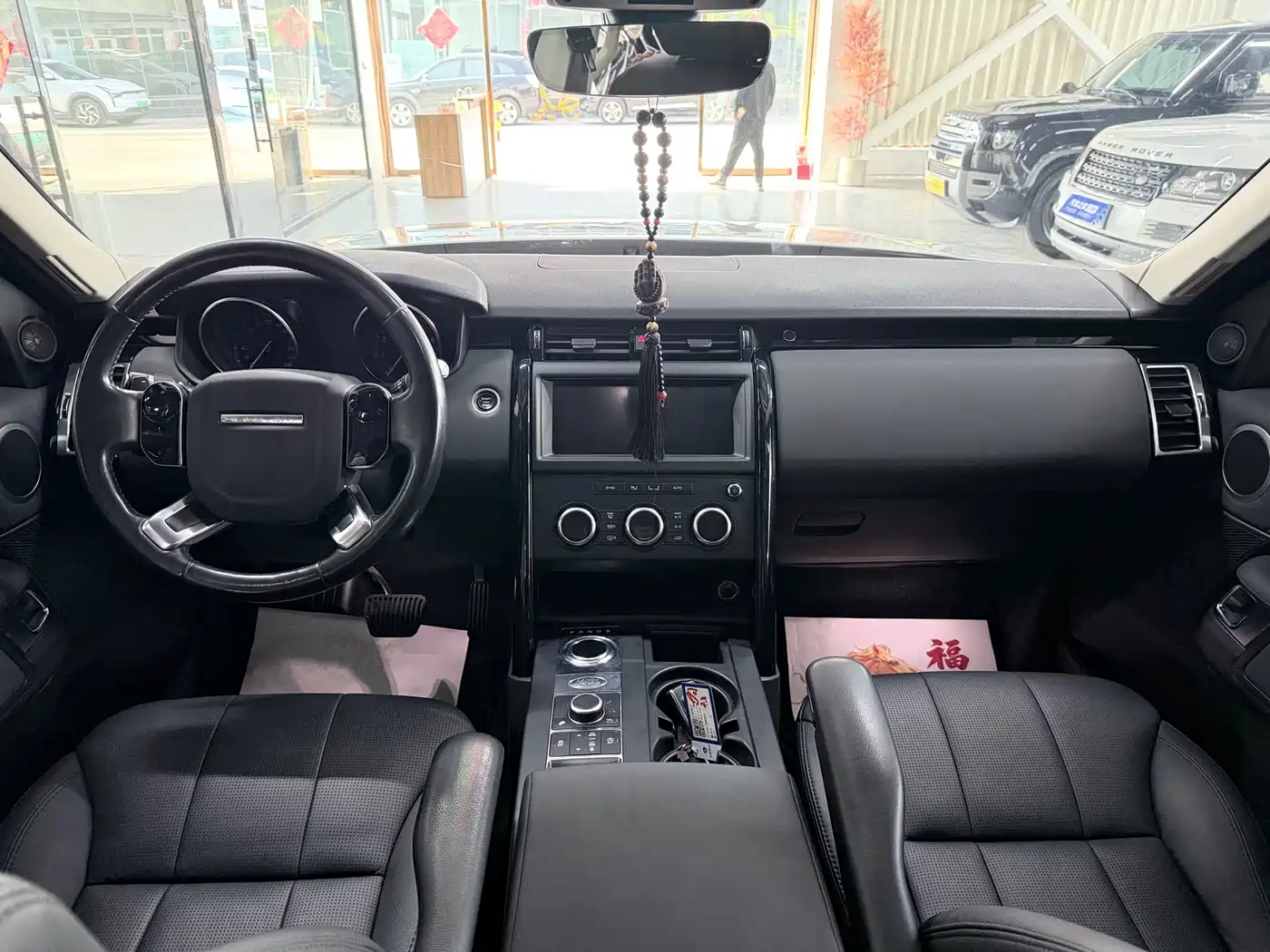 Land Rover Discovery 2018 3.0 SC V6 SE фото 9
