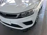 Фото 23 - Geely Vision