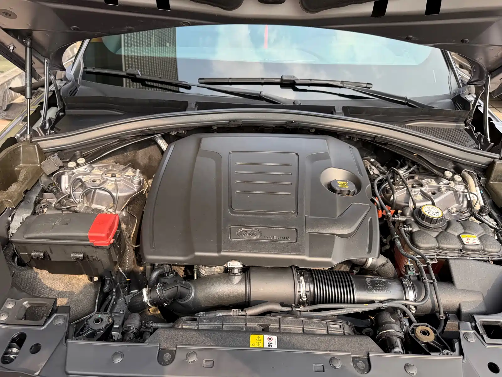 Фото 10 - Land Rover Range Rover Velar