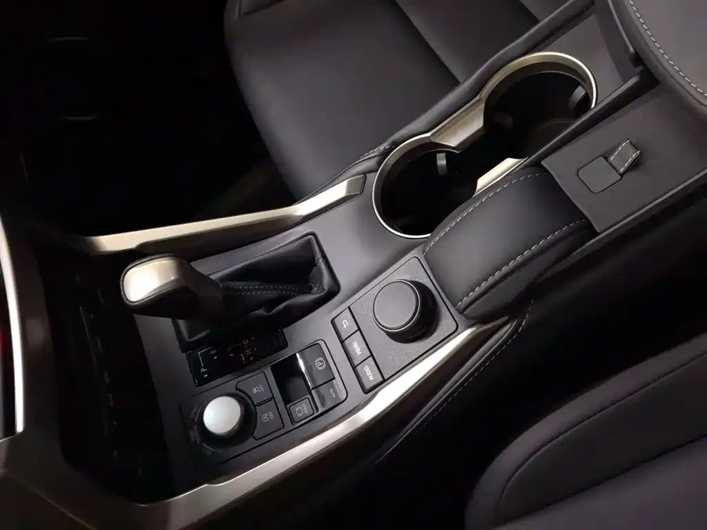 Lexus NX 2015 200t AWD F Sport фото 7