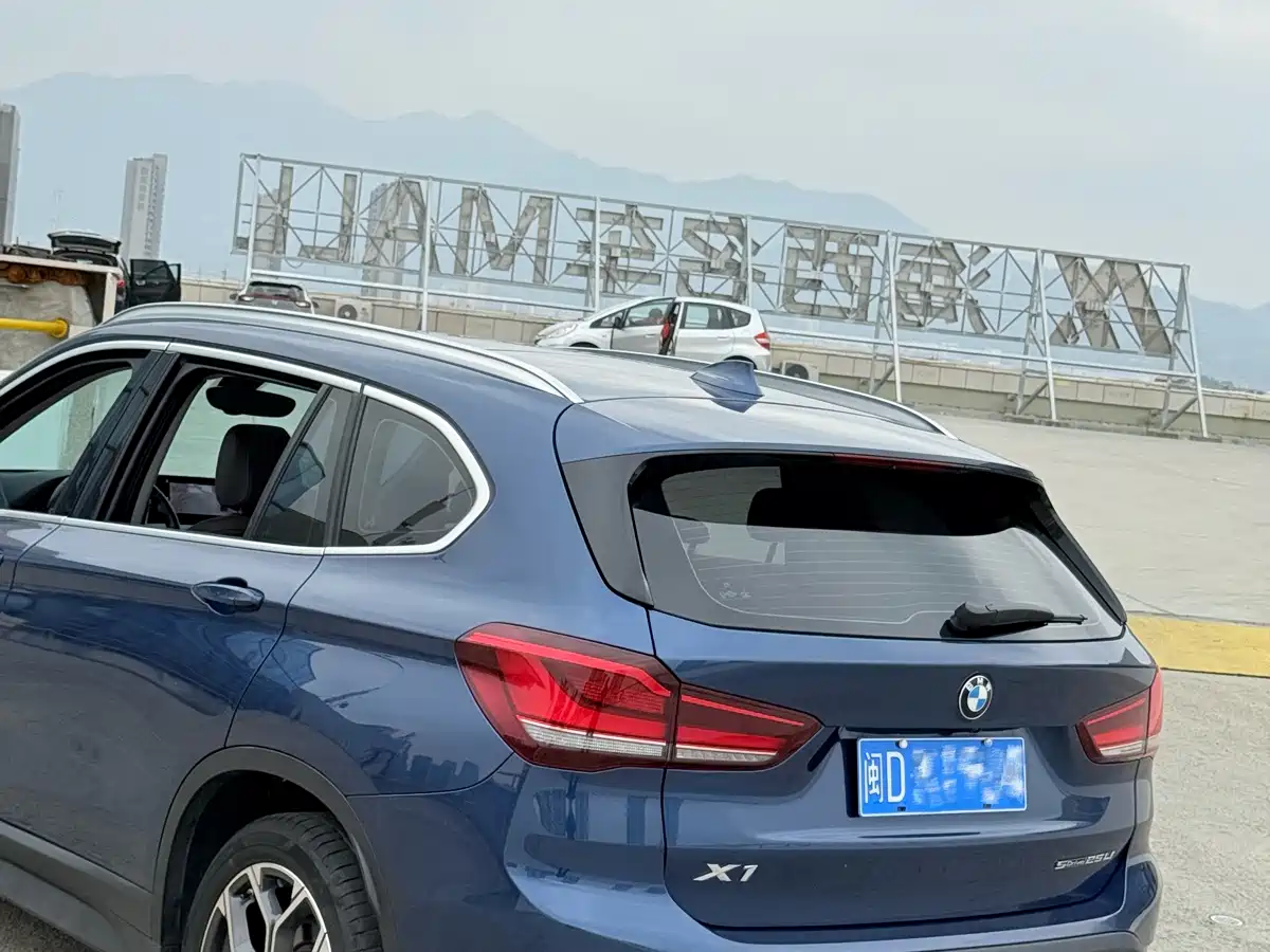 BMW X1 2022 sDrive25Li Leading фото 4