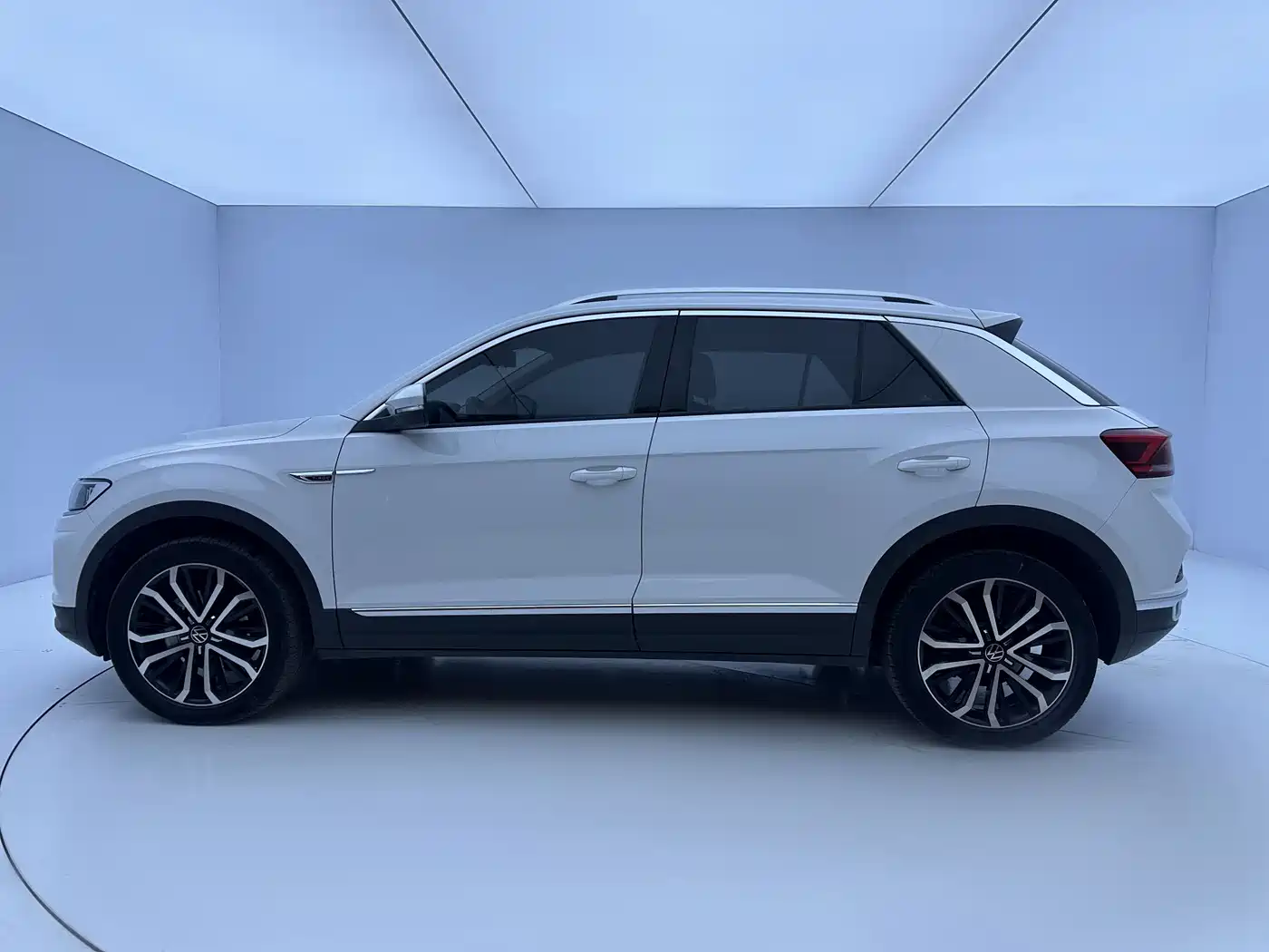 VOLKSWAGEN T ROC EXPLORING SONGS