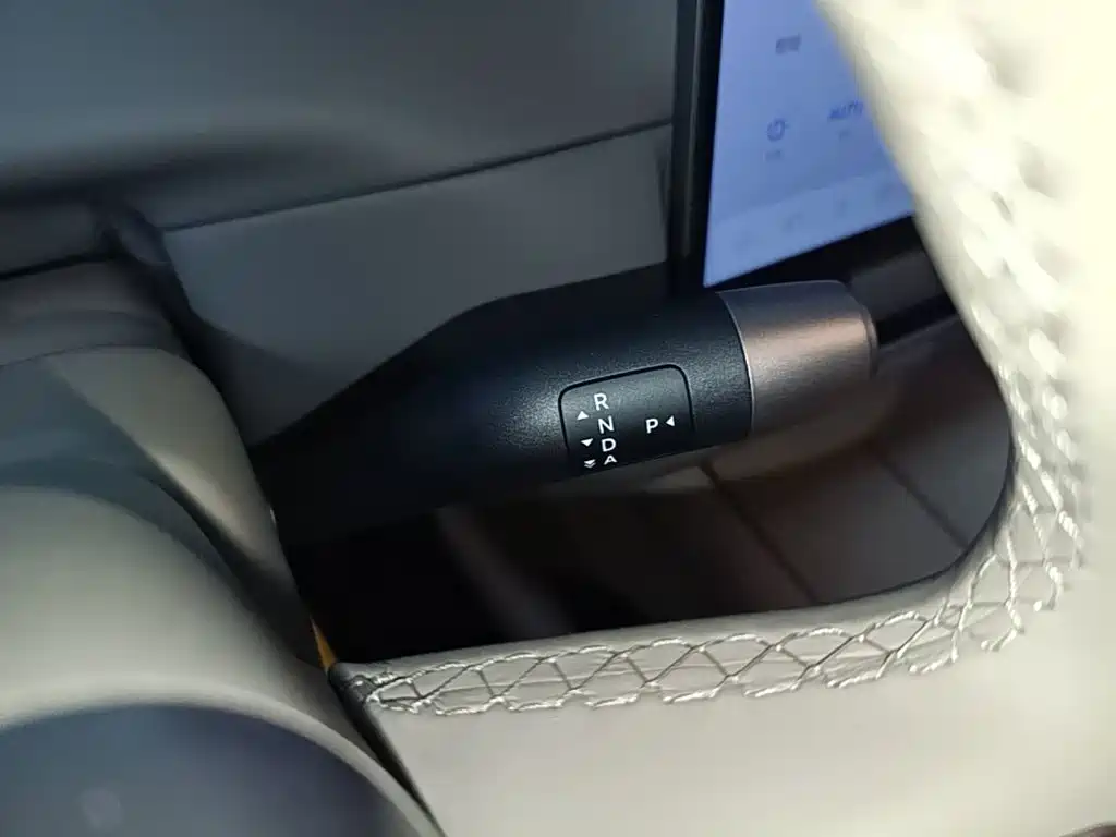 Li Auto i6 2026 2025 2WD Base Model