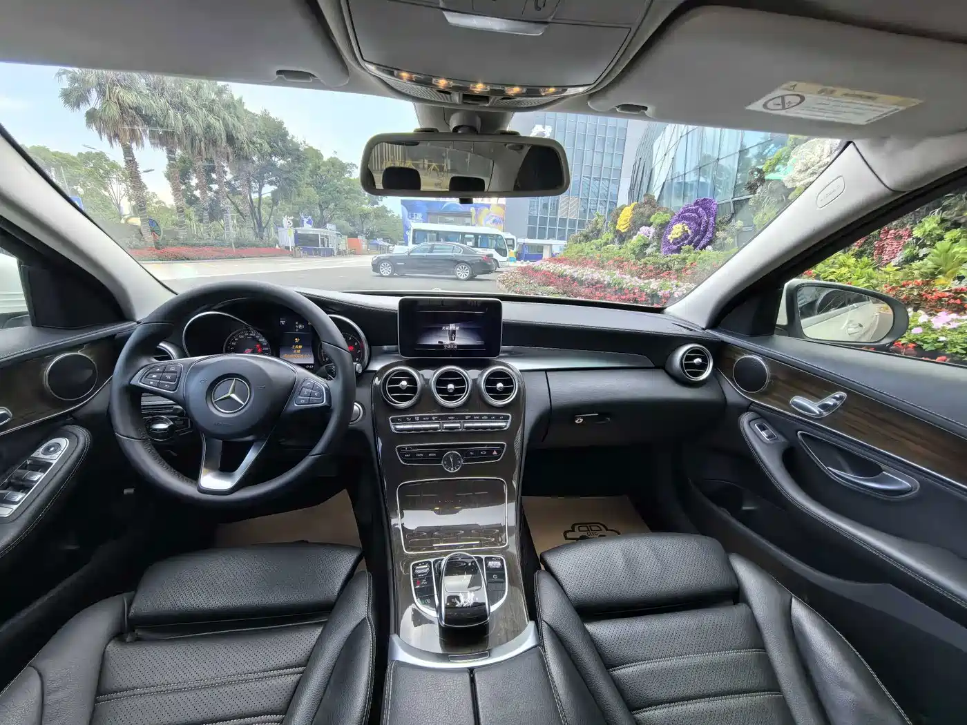 صورة 6 - Mercedes-Benz C-Class
