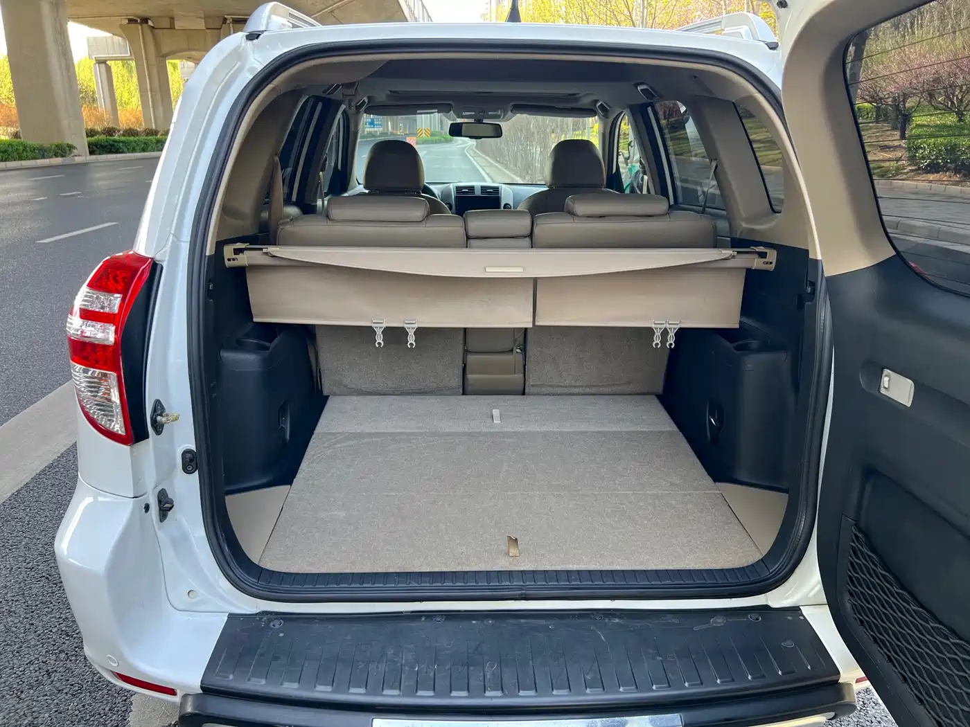 Toyota RAV4 Rongfang 2012 Styling Edition 2.4L Automatic 4WD Luxury фото 26