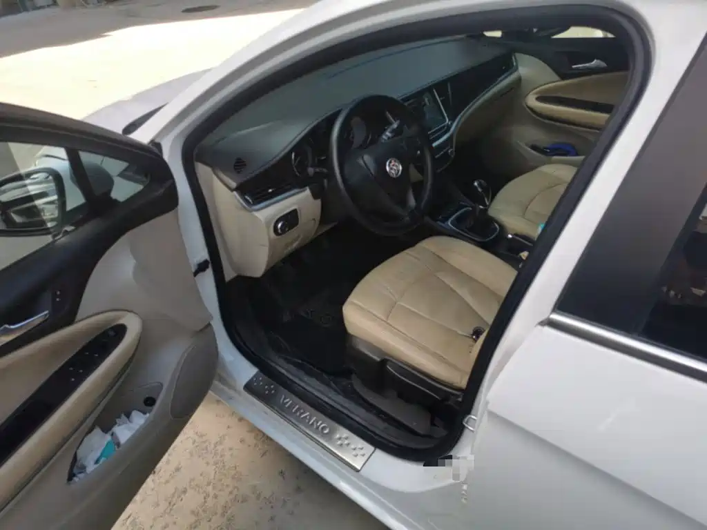 Photo 17 - Buick Verano