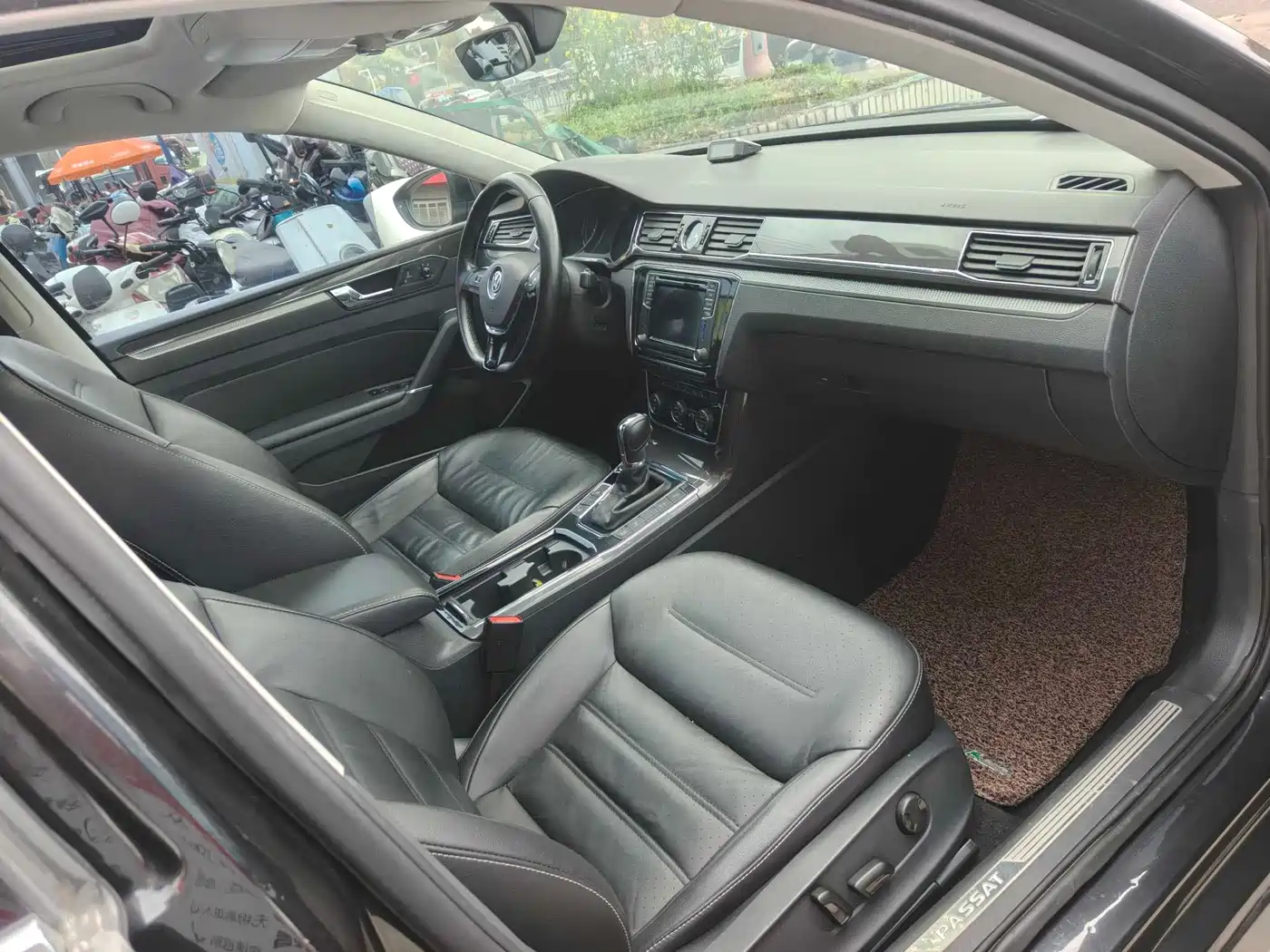 Volkswagen Passat 2016 330TSI DSG Executive Edition фото 10