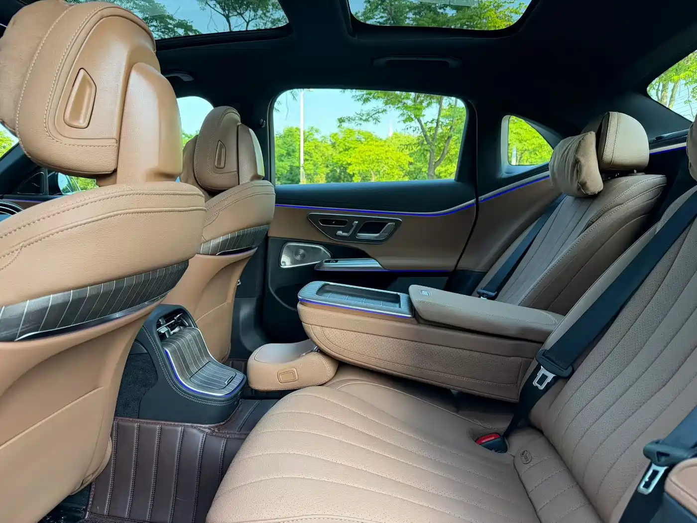 Mercedes-Benz E-Class 2025 E 300 L Luxury фото 9