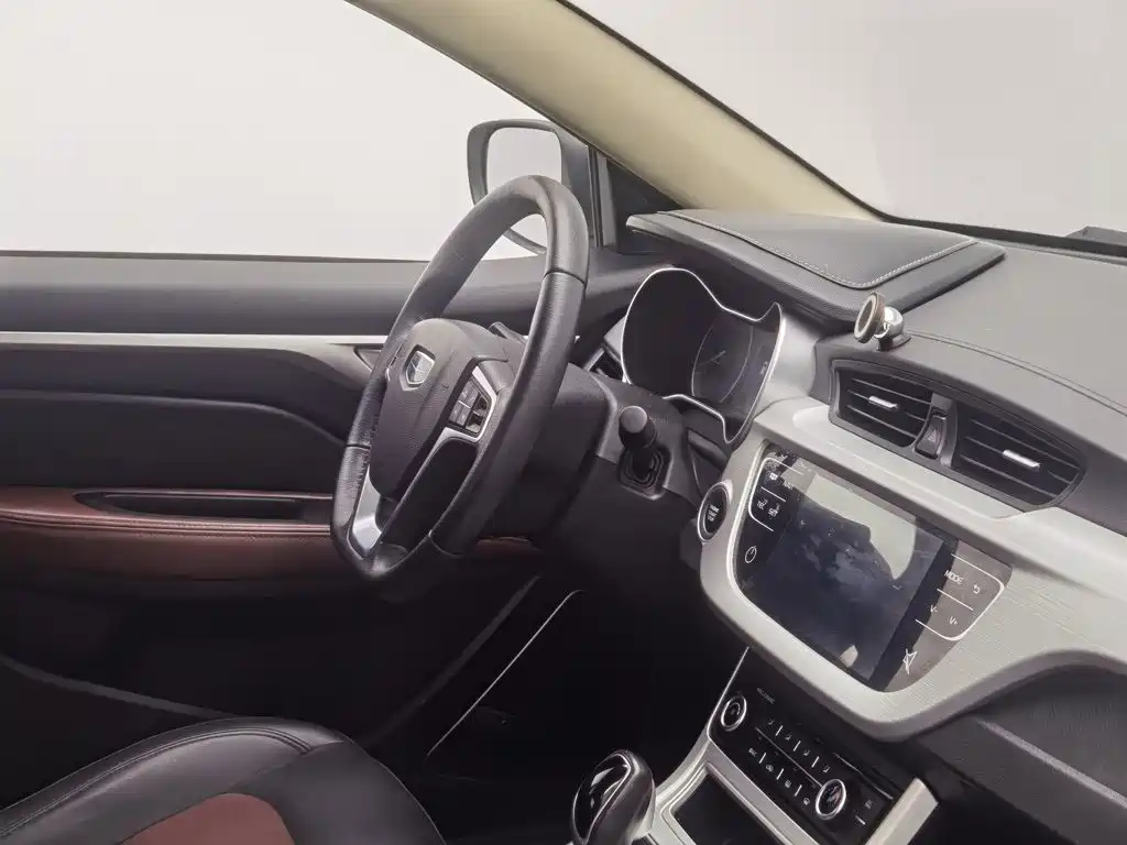 Фото 22 - Geely Vision