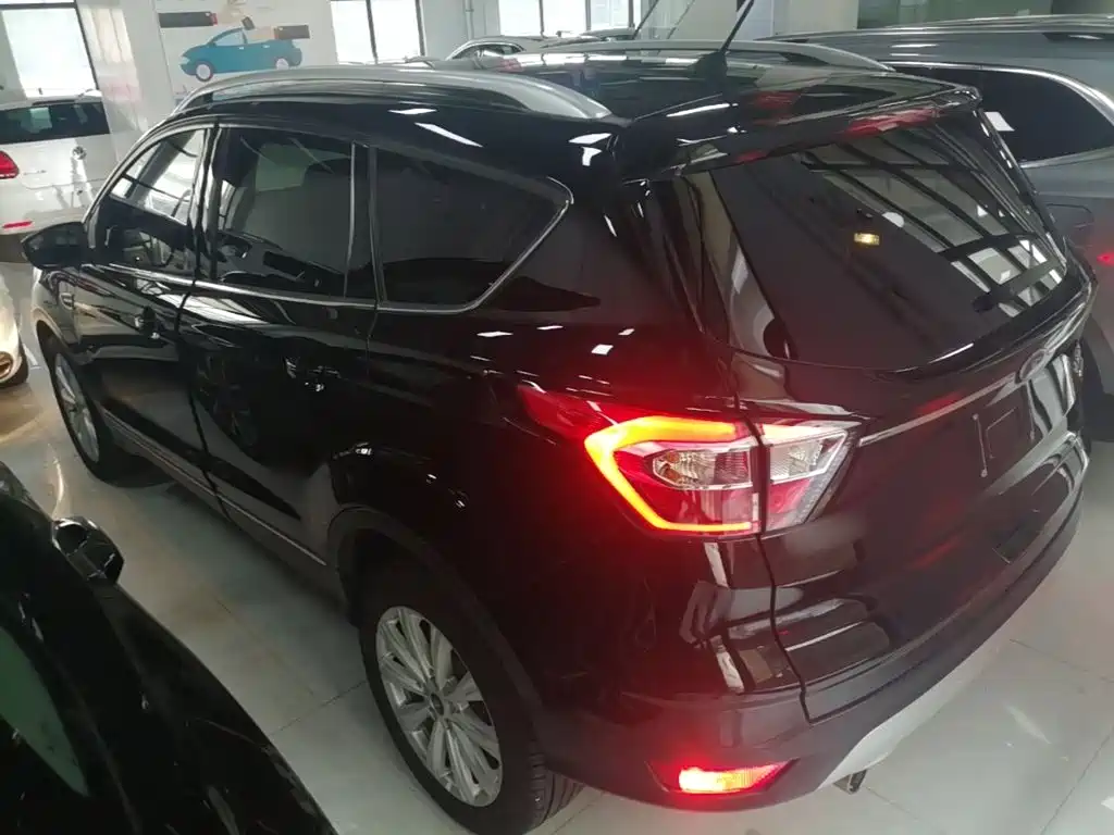 Фото 5 - Ford Kuga
