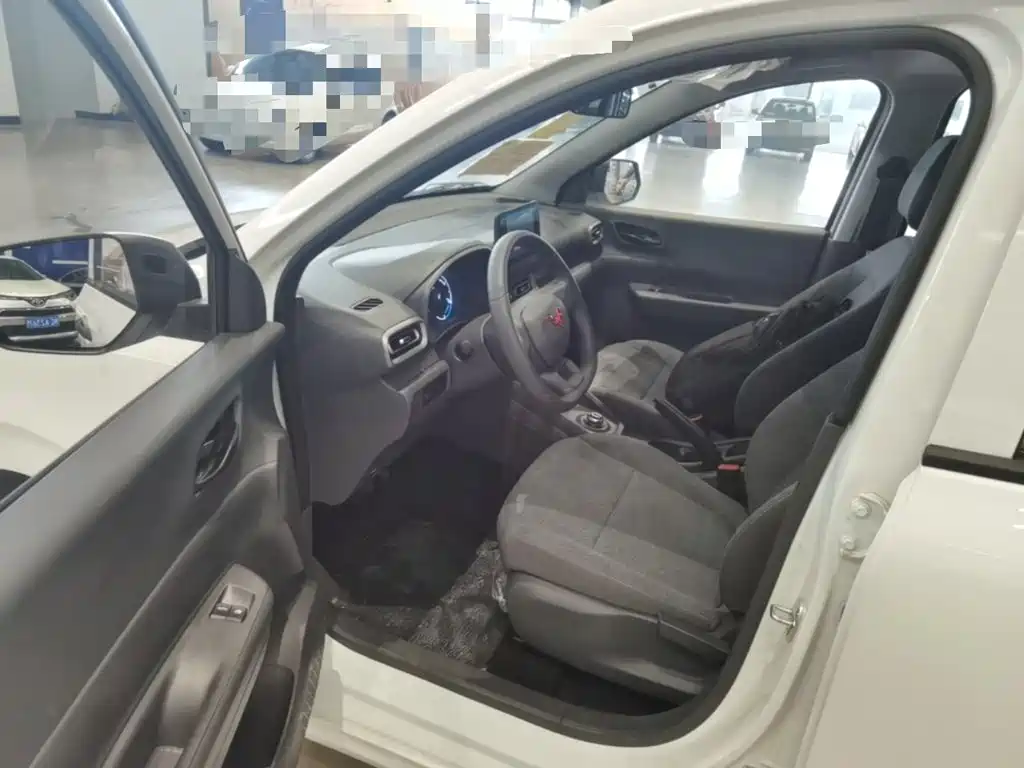 Wuling Motors Wuling Hongguang New Energy 2026 2025 Model Range Extender Hybrid 50KM Standard